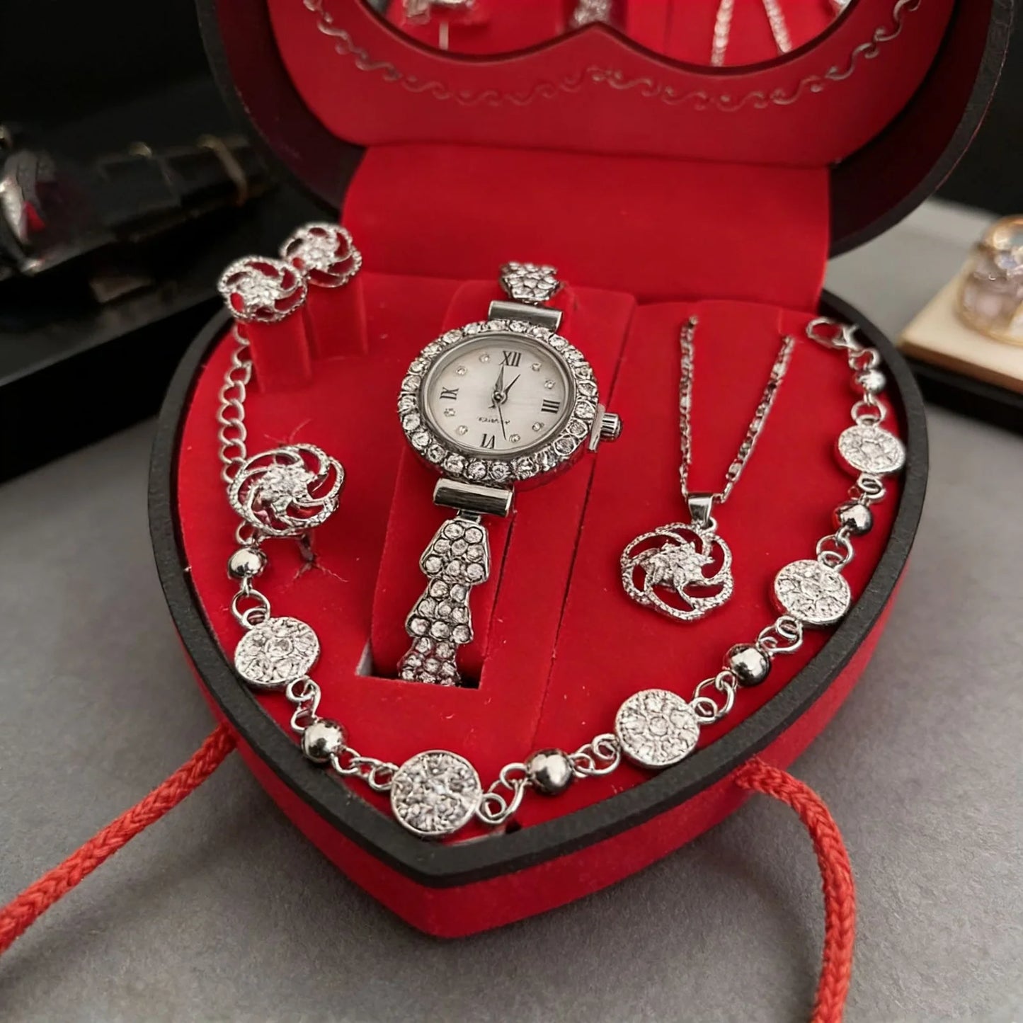 Unique Luxe Heart Shaped Jewelry Gift Set - Varixo